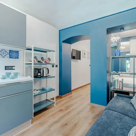 Guesthost - Casa Azzurra Near Vallere Park דירה טורינו