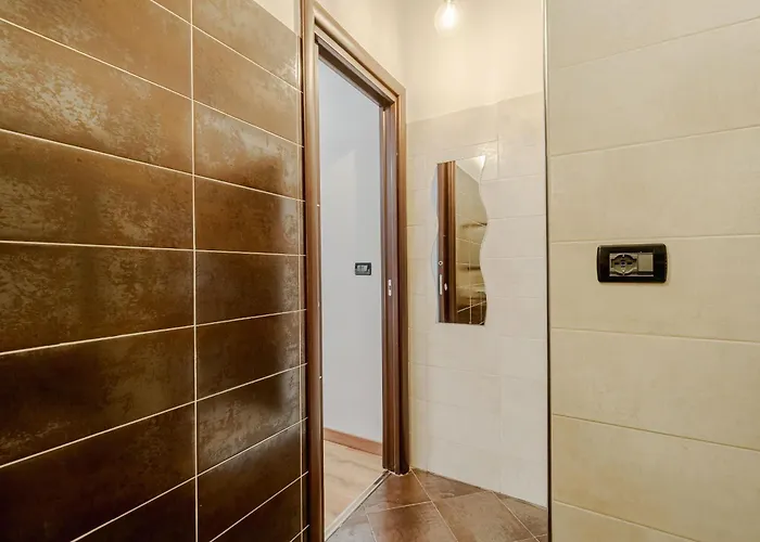 Guesthost - Casa Azzurra Near Vallere Park Turín